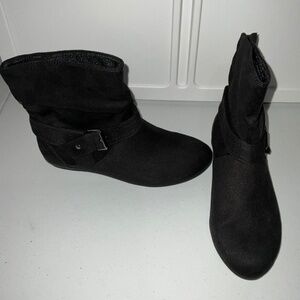 Suede slouchy ankle booties